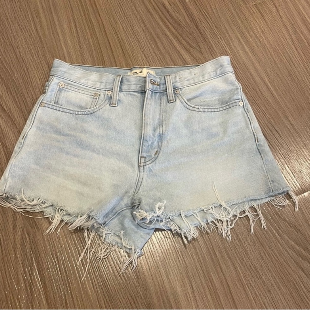 Madewell Relaxed Denim Shorts size 25. Excellent, like new condition.